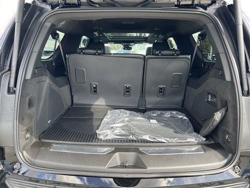 New 2026 Cadillac Escalade ESV Luxury w/ LPO, Floor Liner Package image 30