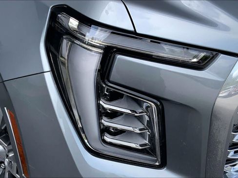 Used 2025 GMC Yukon Denali w/ Denali Reserve Package AWD/4WD image 27