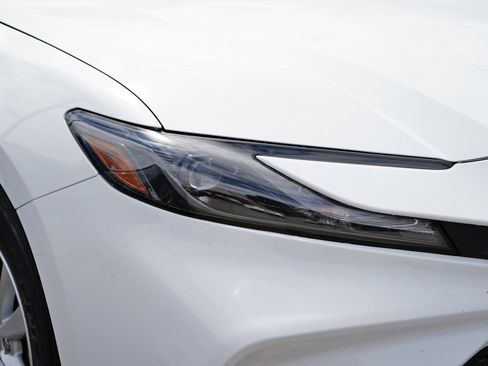 Used 2025 Toyota Camry LE FWD image 3