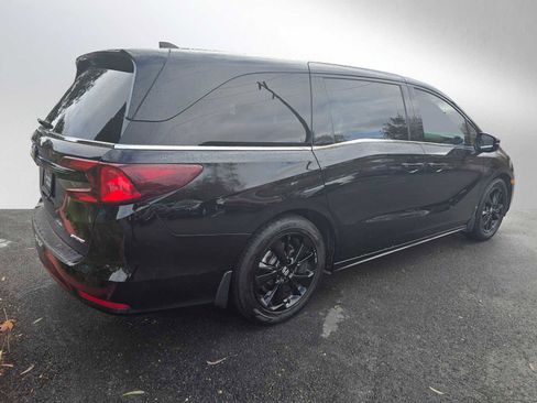 Used 2024 Honda Odyssey Sport image 3