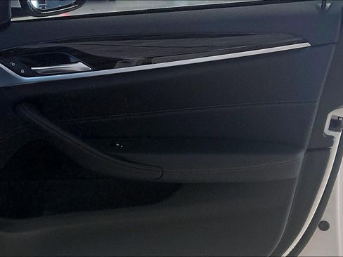 Used 2019 BMW 530i w/ Convenience Package RWD image 20