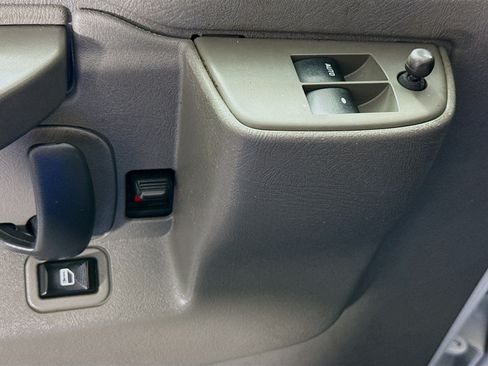 Used 2021 Chevrolet Express 2500 RWD image 20