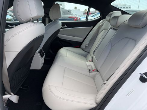 Used 2025 Genesis G70 2.5T image 25