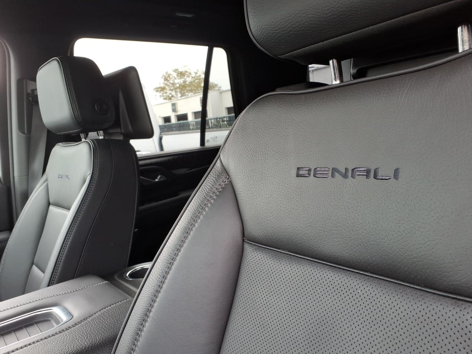 Used 2024 GMC Yukon Denali w/ Denali Reserve Package AWD/4WD image 18