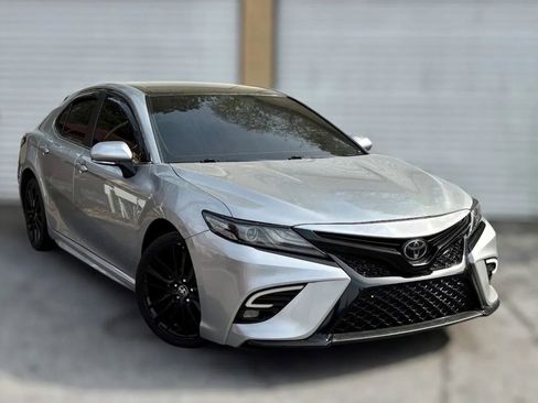 Used 2019 Toyota Camry SE w/ Convenience Package image 11