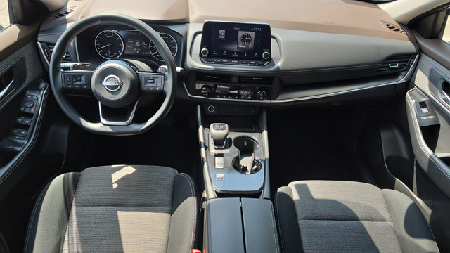 Used 2023 Nissan Rogue SV FWD image 7