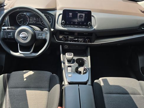 Used 2023 Nissan Rogue SV FWD image 7