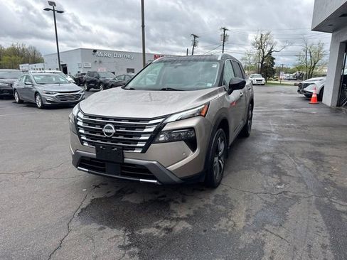 Used 2024 Nissan Rogue SL w/ SL Premium Package AWD/4WD image 5