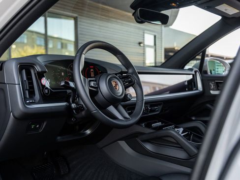 New 2026 Porsche Cayenne image 4