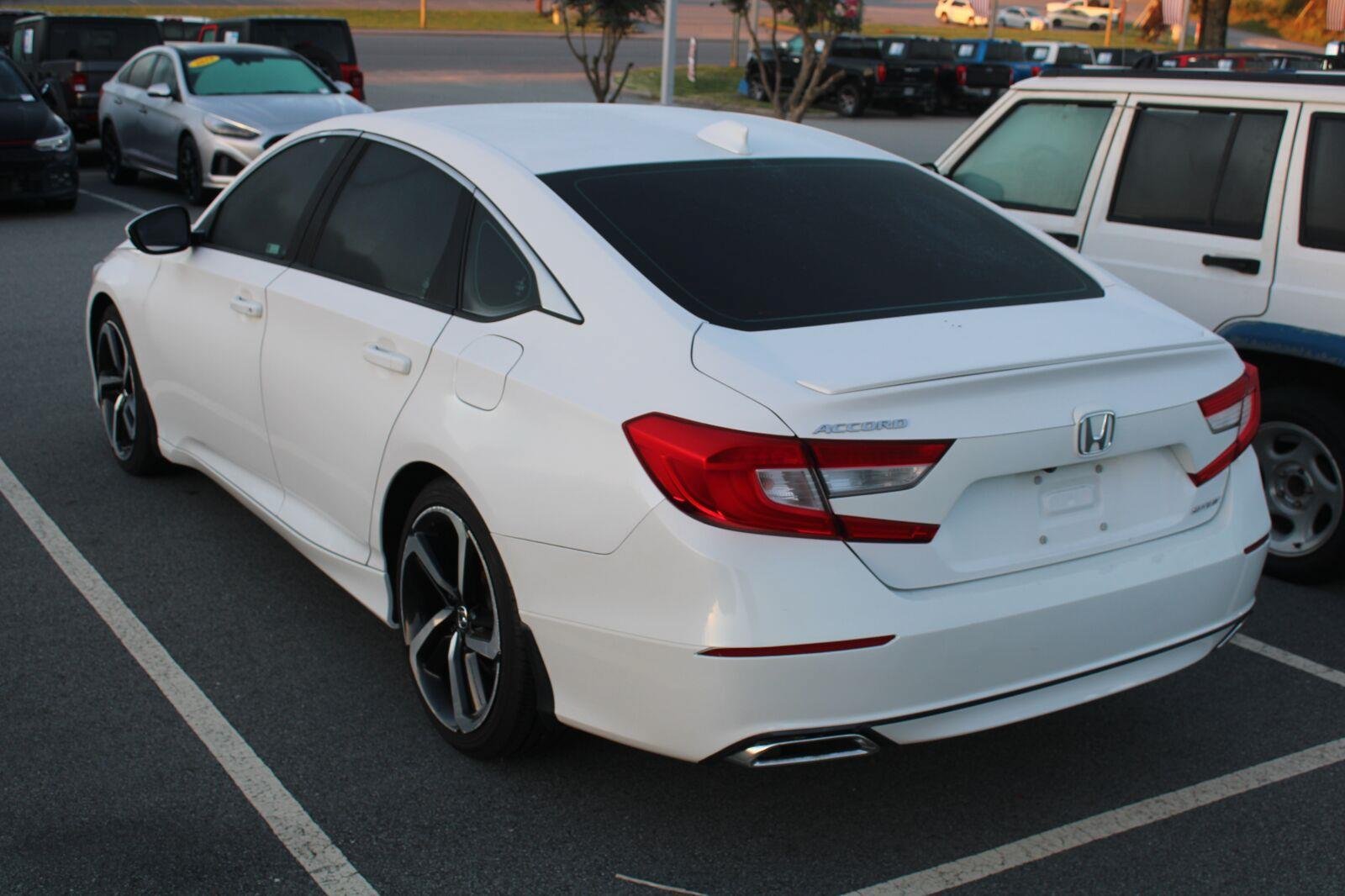 Used 2020 Honda Accord Sport image 6