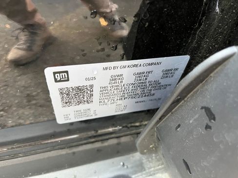 Used 2025 Chevrolet Trax LT image 29