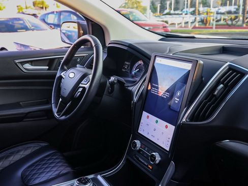 Used 2023 Ford Edge Titanium image 20