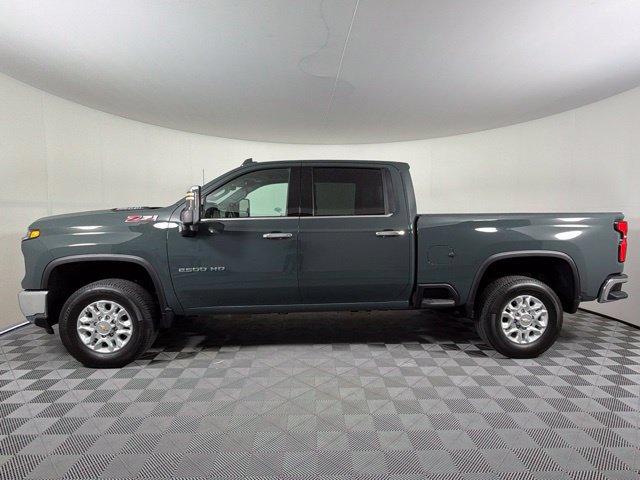 Used 2026 Chevrolet Silverado 2500 LTZ w/ LTZ Premium Package AWD/4WD image 12