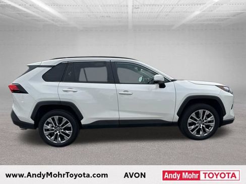 Used 2022 Toyota RAV4 XLE Premium FWD image 9