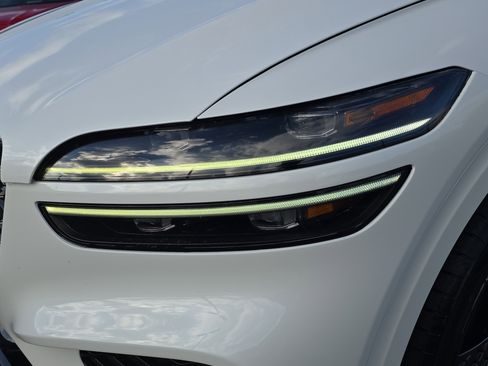 Used 2022 Genesis GV70 2.5T w/ Sport Prestige Package image 10