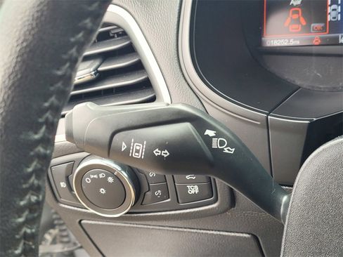 Used 2022 Ford Edge SEL w/ Convenience Package image 16