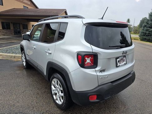 Used 2017 Jeep Renegade Latitude w/ Cold Weather Group image 7