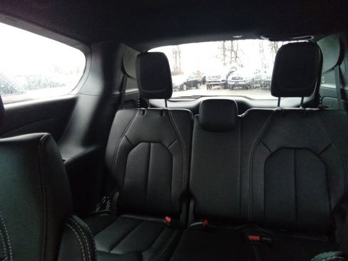 New 2026 Chrysler Pacifica Select w/ S Appearance Package image 24