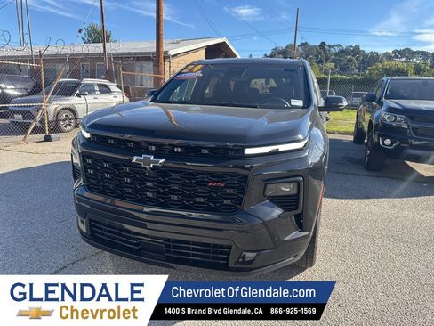 Used 2024 Chevrolet Traverse RS image 1