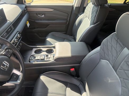 New 2026 Honda Pilot Elite image 8