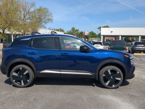 New 2026 Nissan Kicks SR w/ Cold Weather Package FWD image 2