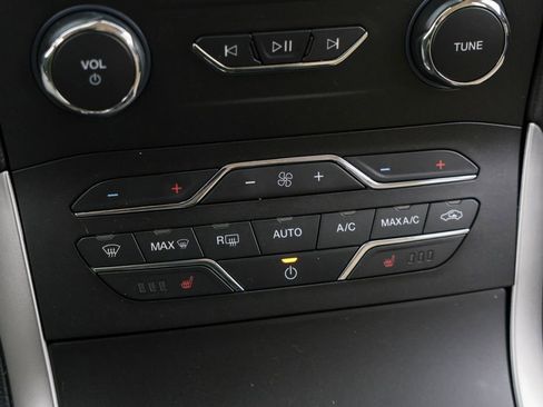 Used 2019 Ford Edge SEL w/ Equipment Group 201A FWD image 11