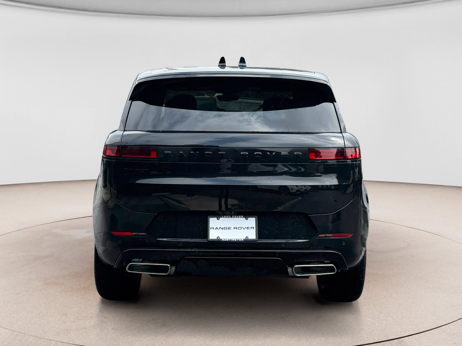 New 2027 Land Rover Range Rover Sport Dynamic SE AWD/4WD image 4