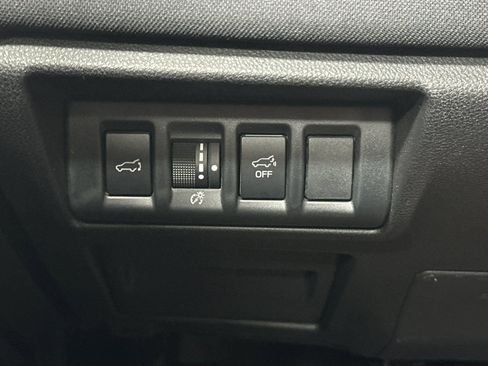 Used 2025 Subaru Outback Premium image 35