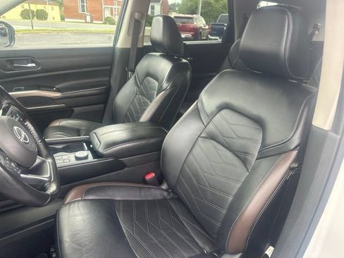 Used 2023 Nissan Pathfinder Platinum AWD/4WD image 13