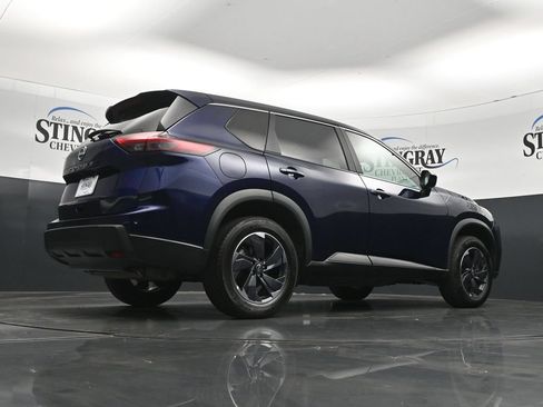 Used 2025 Nissan Rogue SV FWD image 32