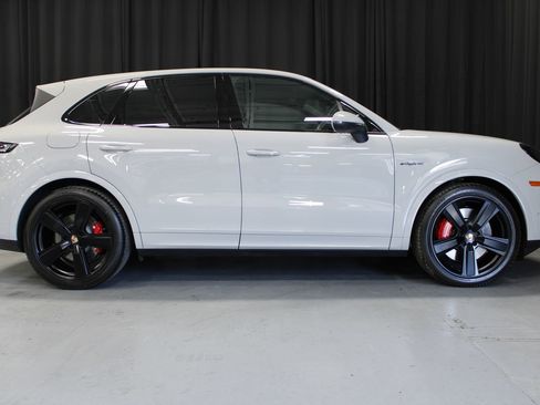 New 2026 Porsche Cayenne S AWD/4WD image 12
