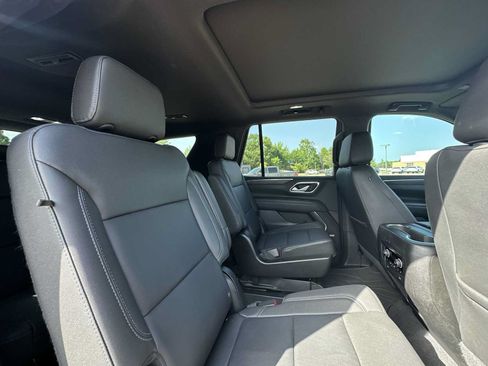 Used 2022 Chevrolet Tahoe Z71 w/ Luxury Package AWD/4WD image 22