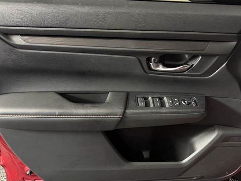 Used 2025 Honda CR-V Sport image 11