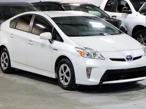 Used 2014 Toyota Prius Two image 3