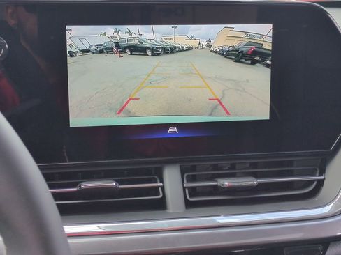 New 2026 Chevrolet Trax ACTIV w/ Sunroof Package FWD image 15