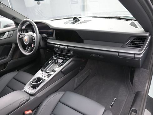 Certified 2025 Porsche 911 Carrera RWD image 27