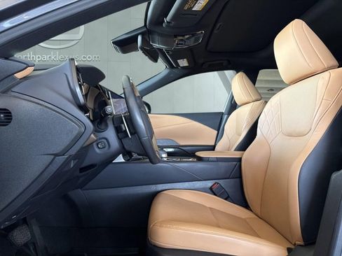 Used 2023 Lexus RX 350 Premium w/ Accessory Package (Z1) image 8