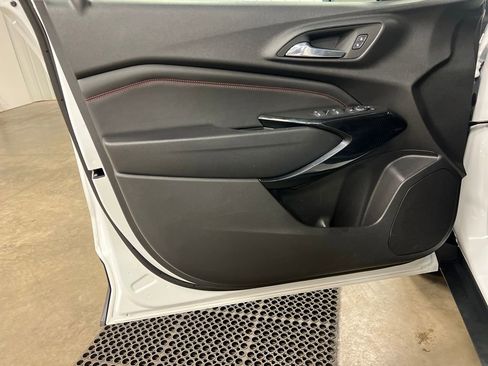 Certified 2025 Chevrolet Trax RS w/ Driver Confidence Package image 15