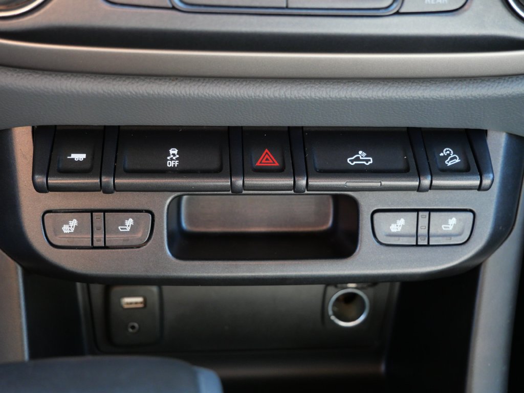 Used 2018 Chevrolet Colorado Z71 AWD/4WD image 26