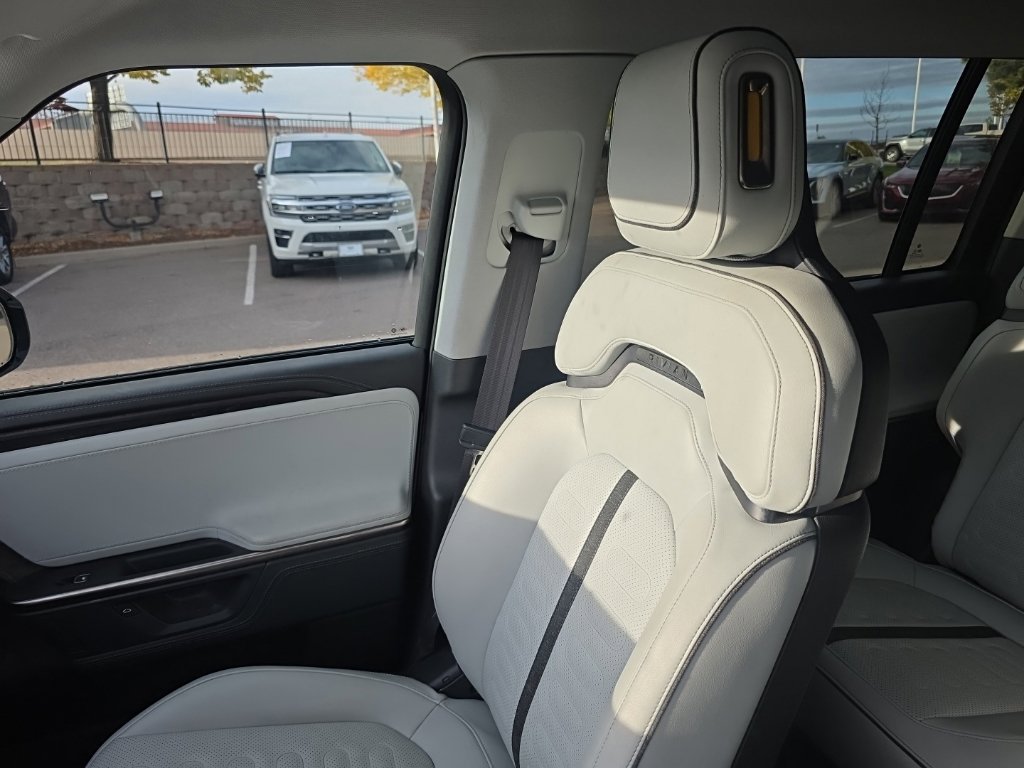 Used 2025 Rivian R1S Adventure Dual AWD/4WD image 26