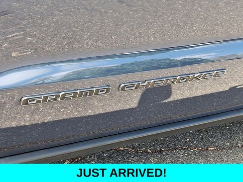 Used 2021 Jeep Grand Cherokee Limited AWD/4WD image 34