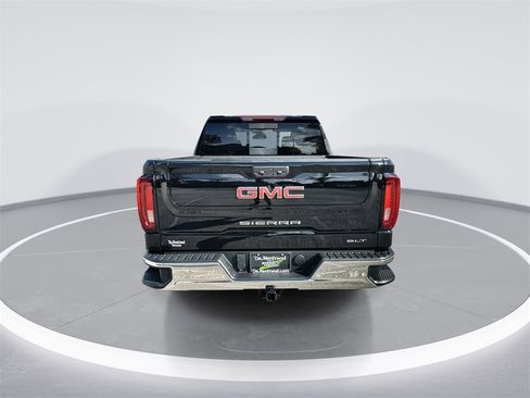 New 2026 GMC Sierra 1500 SLT image 7