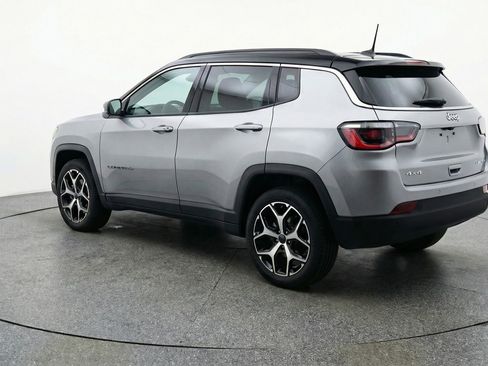 Used 2025 Jeep Compass Limited image 6