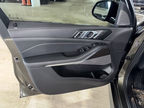 Used 2026 BMW X5 sDrive40i w/ M Sport Package RWD image 17