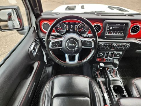 Used 2020 Jeep Wrangler Unlimited Rubicon w/ Cold Weather Group AWD/4WD image 16
