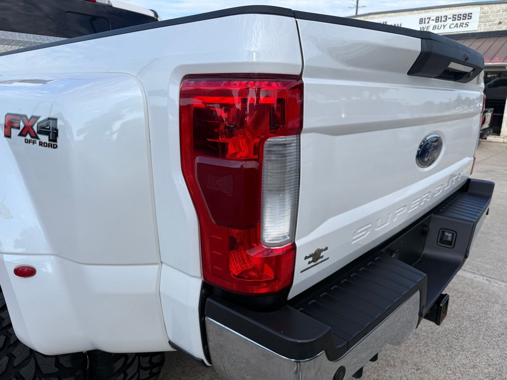 Used 2019 Ford F350 Lariat w/ Lariat Ultimate Package AWD/4WD image 10