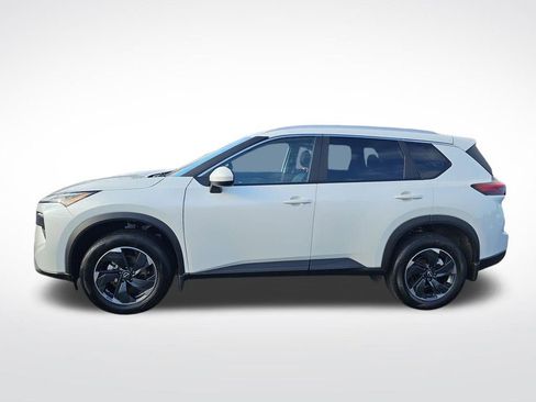 Used 2024 Nissan Rogue SV w/ SV Premium Package image 8