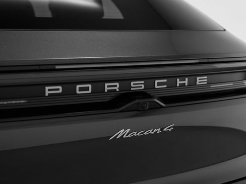 Certified 2025 Porsche Macan 4 Electric image 19