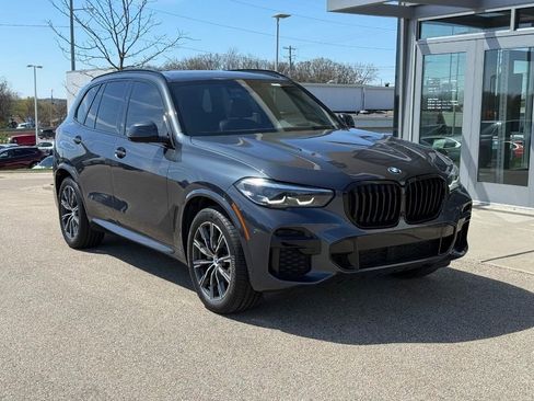 Used 2022 BMW X5 xDrive40i w/ M Sport Package image 1