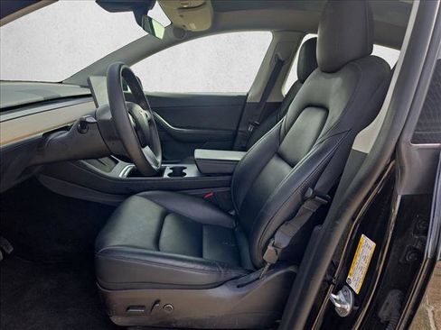 Used 2022 Tesla Model Y Long Range image 15